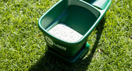 Guide to Lawn Fertiliser Types